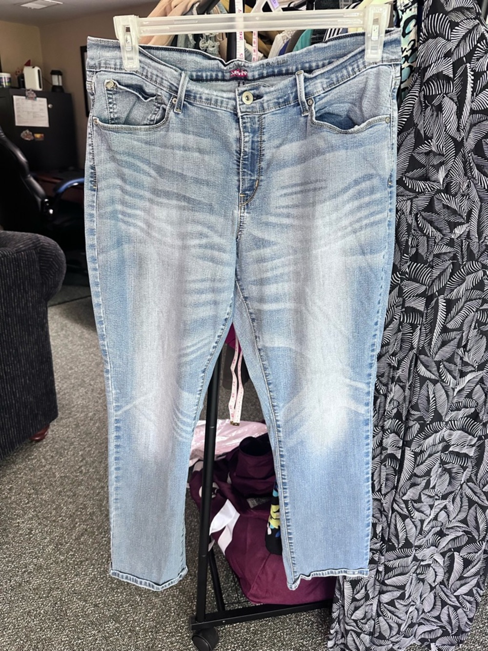 Denizen from Levi's Light Blue Cropped Straight Jeans